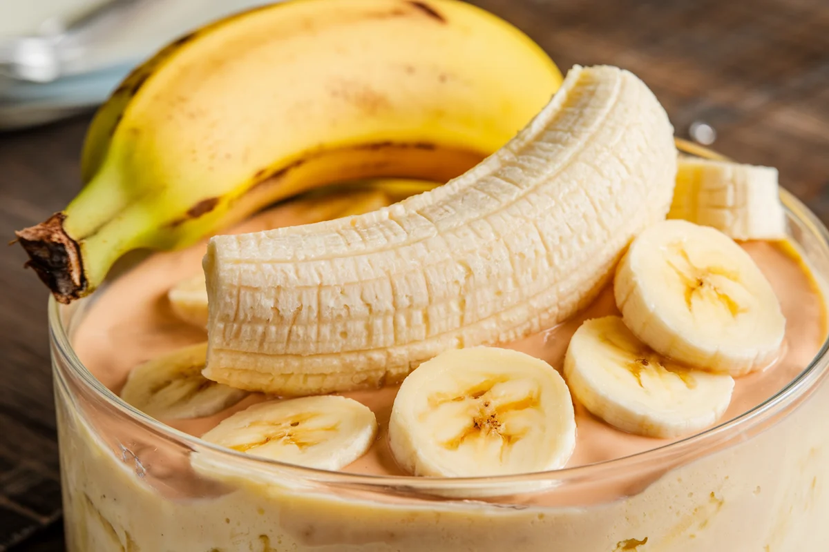 What Keeps Bananas from Turning Brown in Banana Pudding?